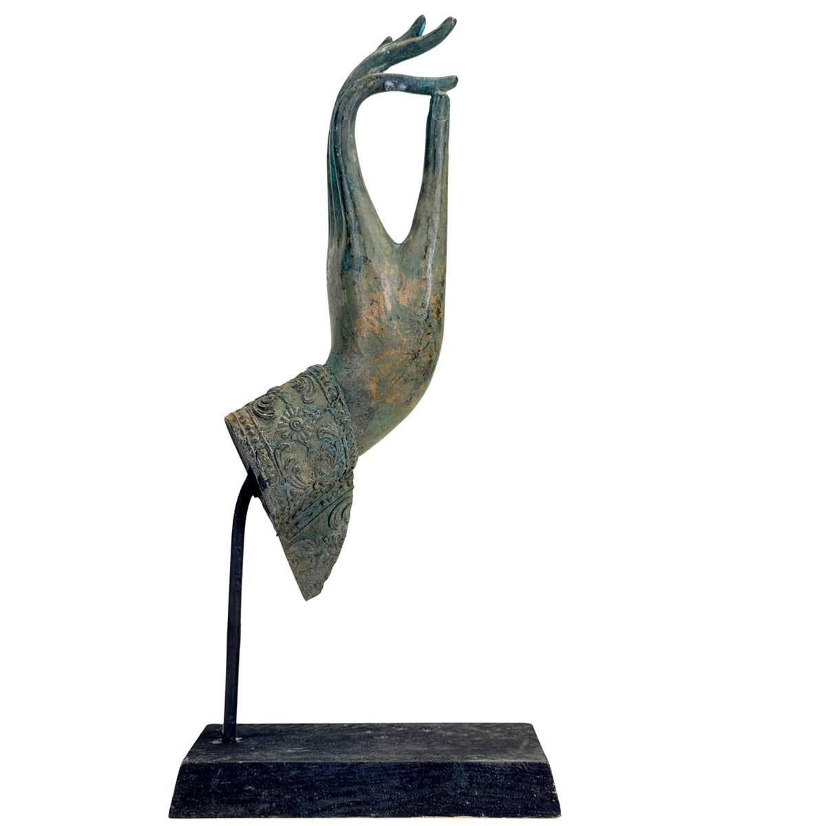 Antike thailändische Bronze-Buddhahand in Vitarka Mudra auf schwarzem Stand
