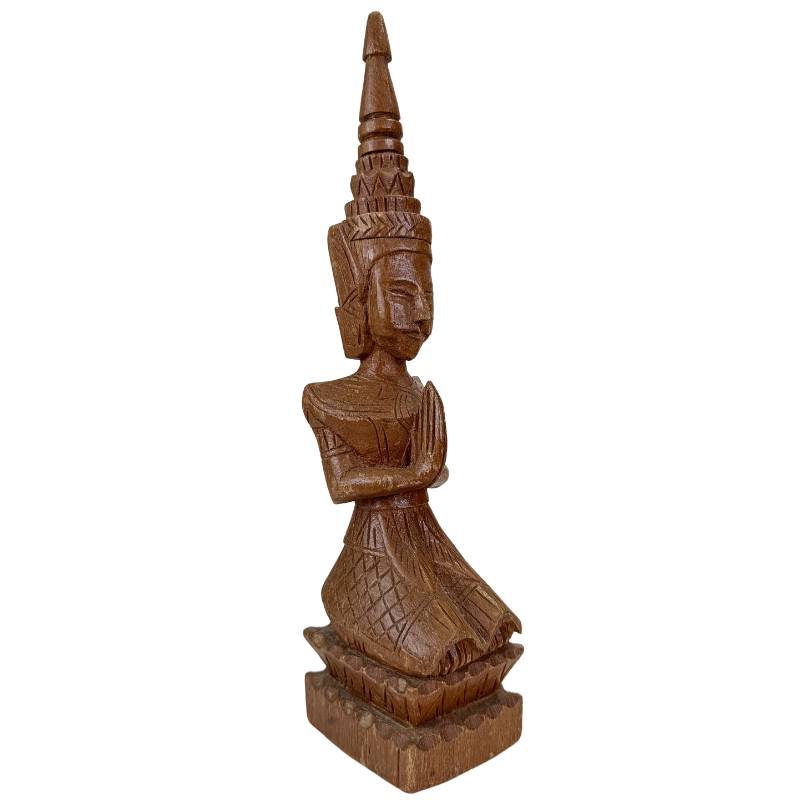 Antikes thailändisches Figurenset aus Holz mit andächtigem Aussehen