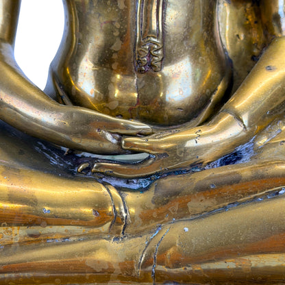 Detail der Hände und Gewandornament