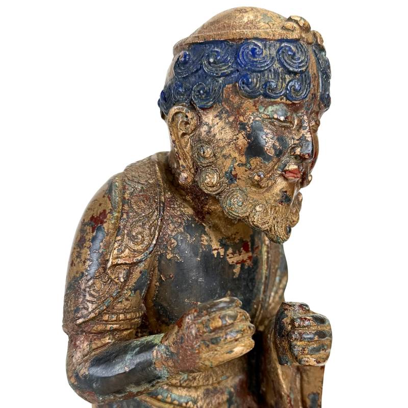 Arhat-Figur auf einem Büffel aus Bronze aus der Himalaya-Tradition
