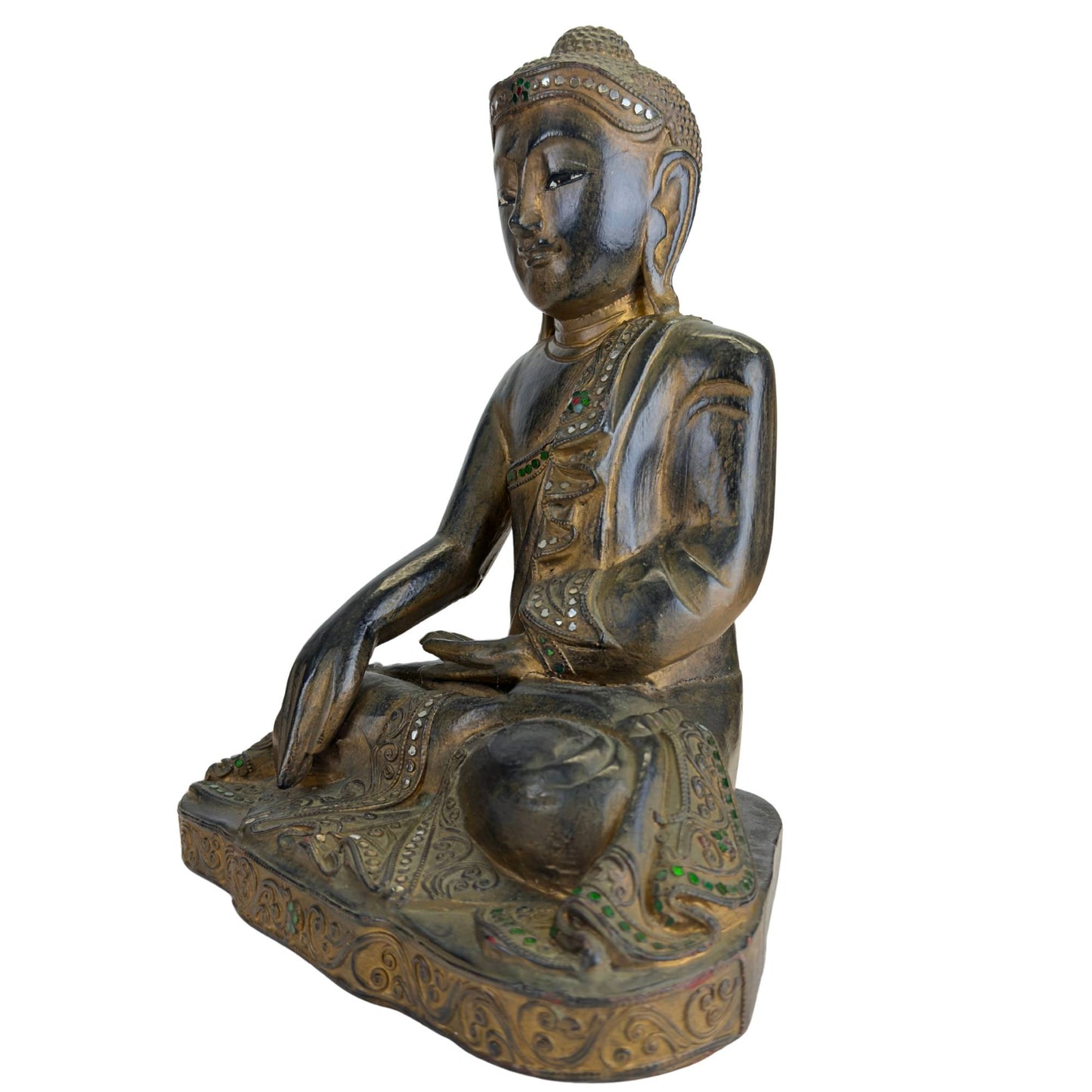Authentischer burmesischer Buddha mit natürlicher Alterspatina