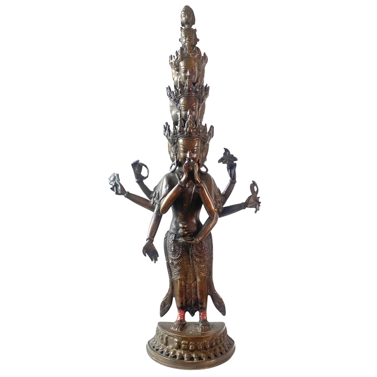 Große Bronzestatue des Avalokiteshvara mit 11 Köpfen und 8 Armen