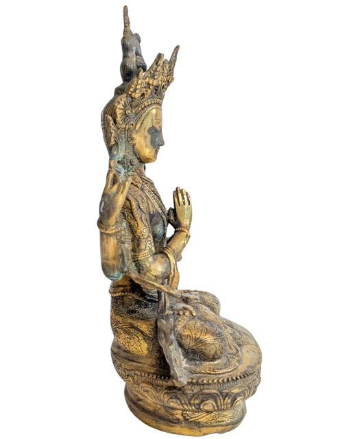 Buddhistische Bodhisattva-Statue des Avalokiteshvara aus vergoldeter Bronze