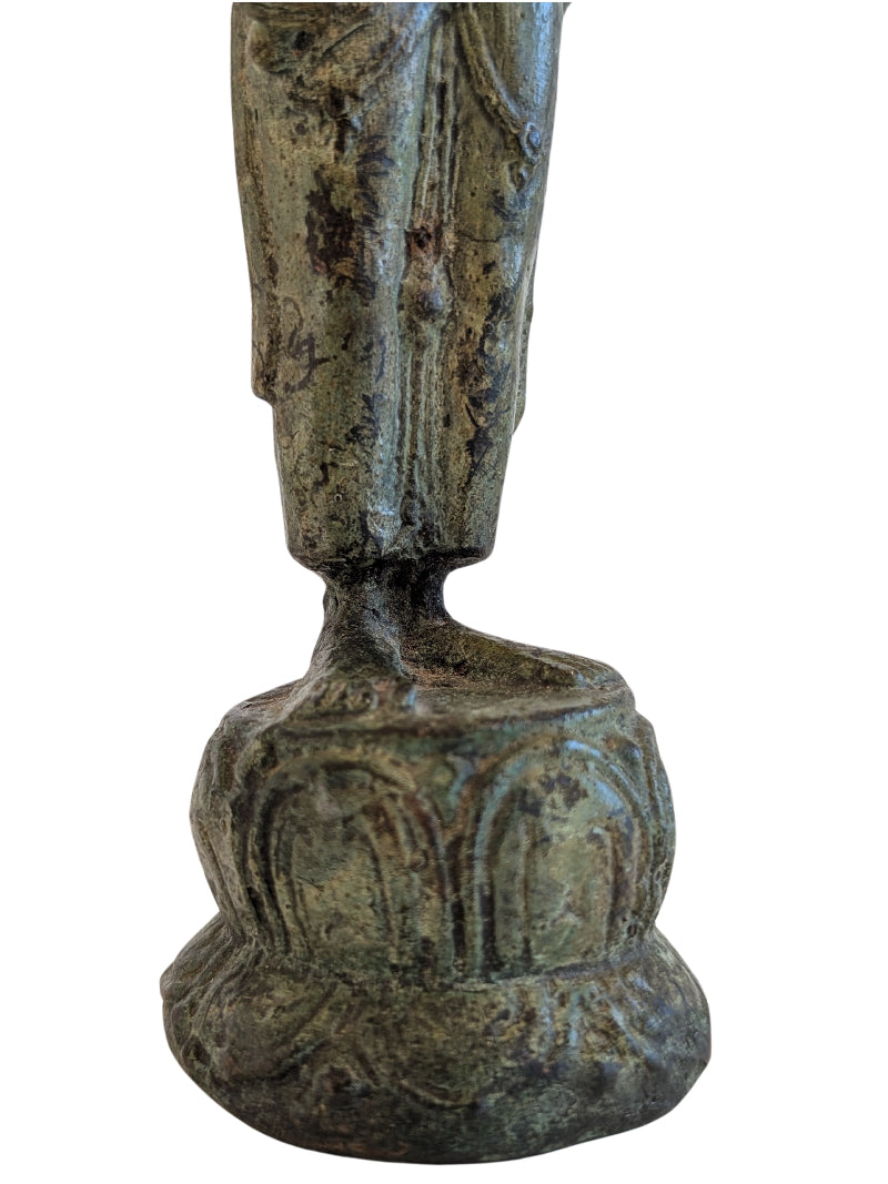 Bronzestatue des Avalokiteshvara mit Lotus-Attribut