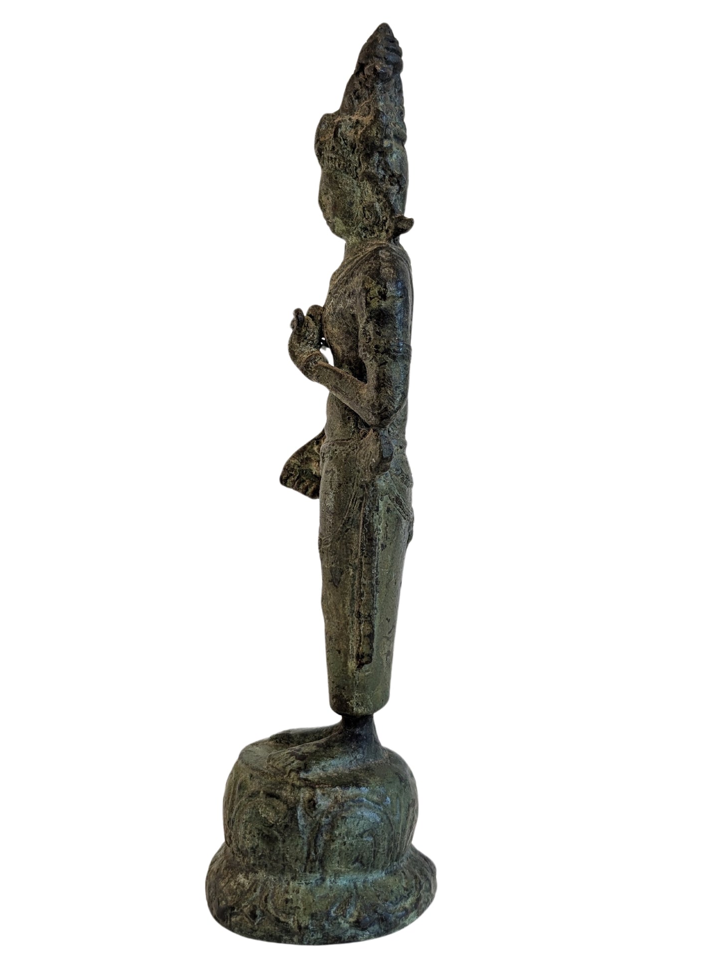 Detail einer Lotusblume auf der Schulter der bronzenen Avalokiteshvara-Statue