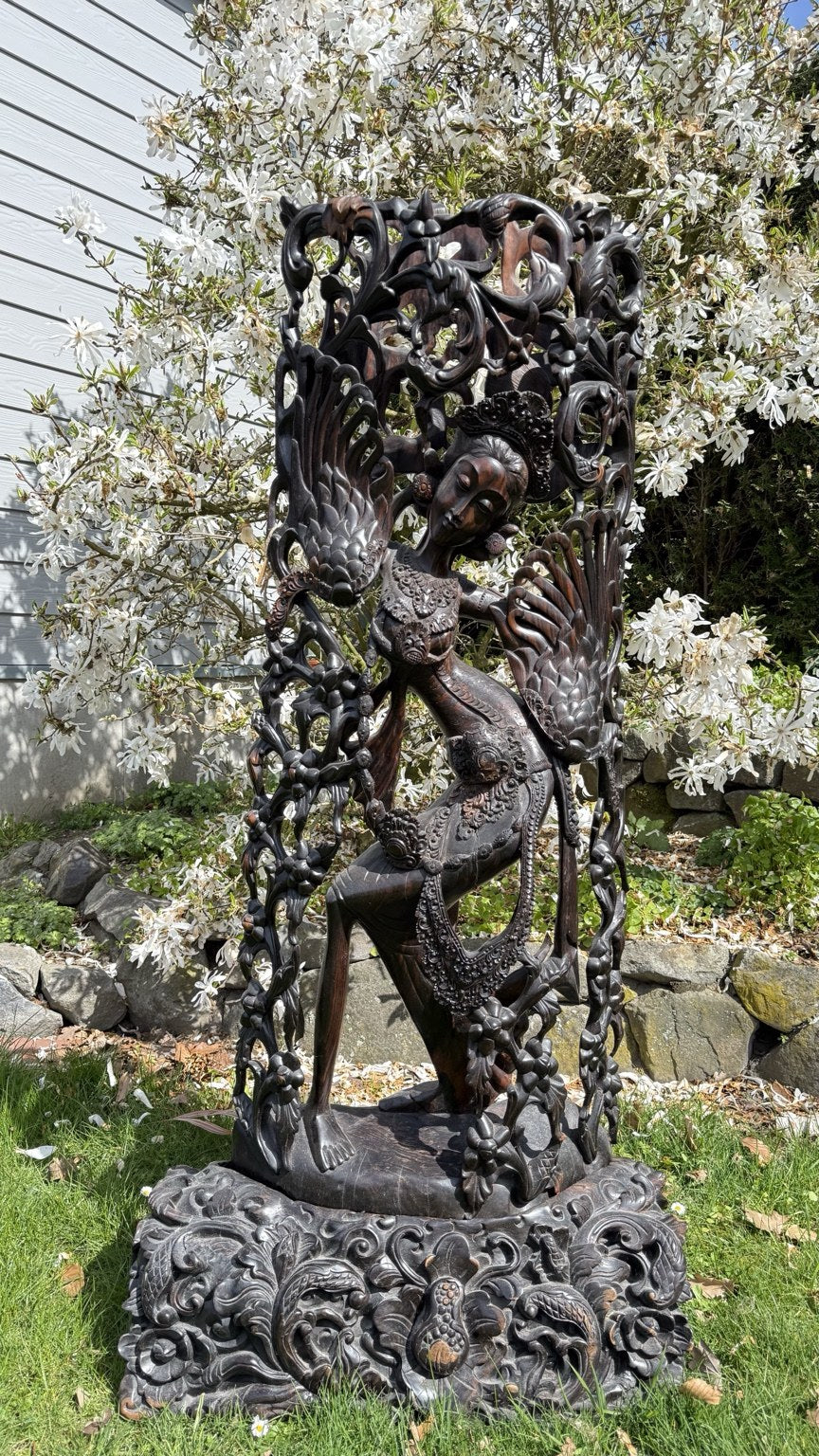 Monumentale balinesische Coromandel-Figur im Pita-Maha-Stil – Ansicht 1