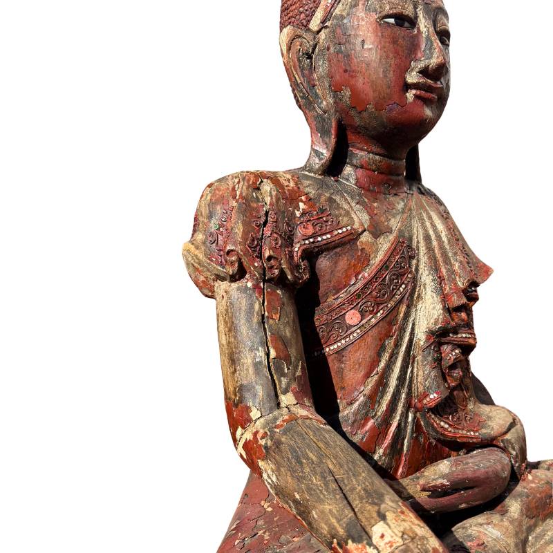 Buddha-Statue aus Myanmar mit traditioneller Spiegelglas-Einlegearbeit
...