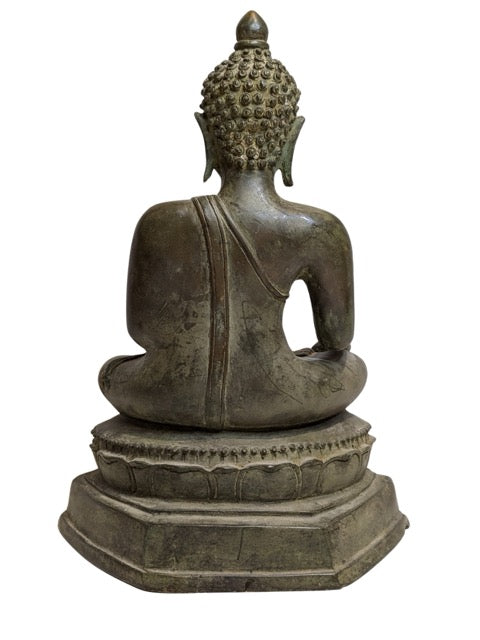 Ritualstatue eines Buddhas aus Bronze aus Burma