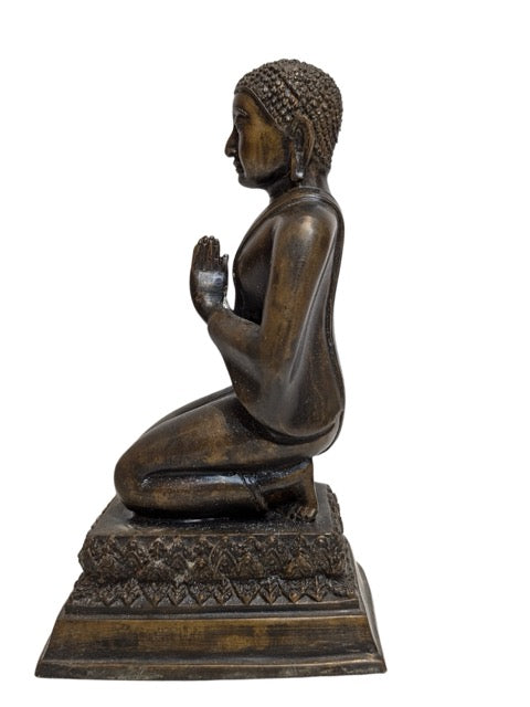 Bronzener Buddha aus Burma in Anjali-Mudra für die Tempelverehrung