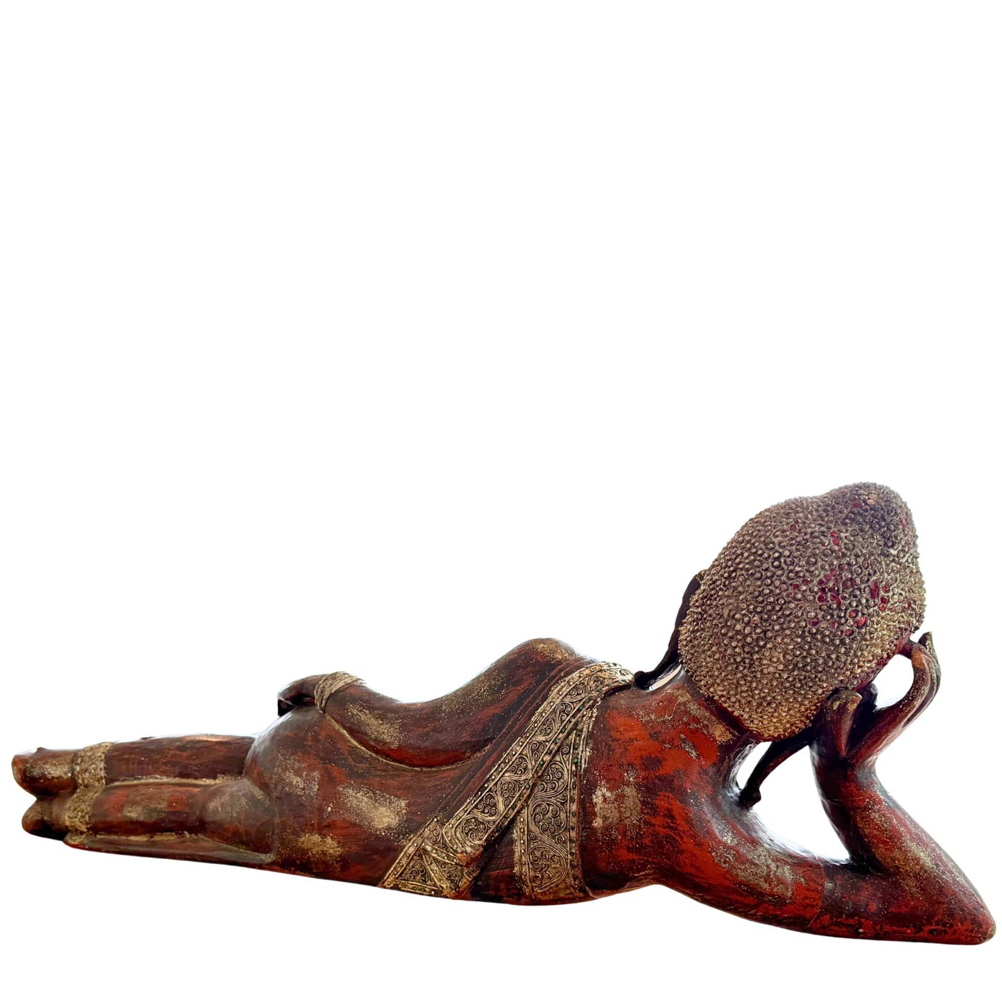 Detail des handgeschnitzten Holzgewandes des burmesischen Buddha, das Dienstag gehörte