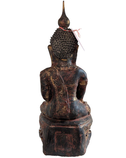 Rückseite der burmesischen Buddhafigur mit altem Etikett und dunkler Lackschicht