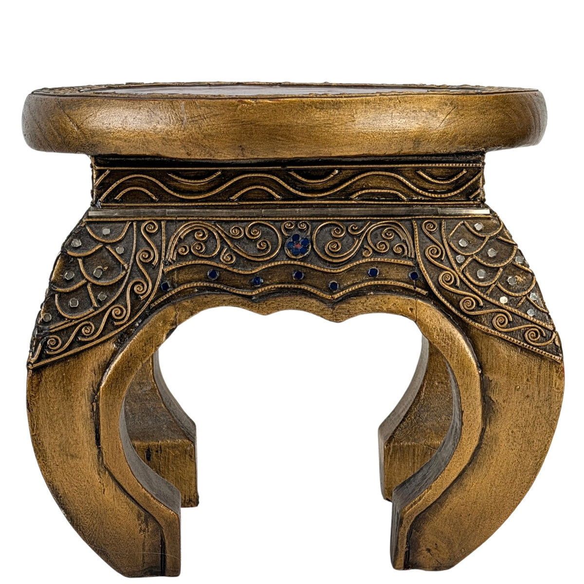 Detail des vergoldeten Holzstands mit Metallornament und Glaseinlagen am birmanischen Hsun-ok