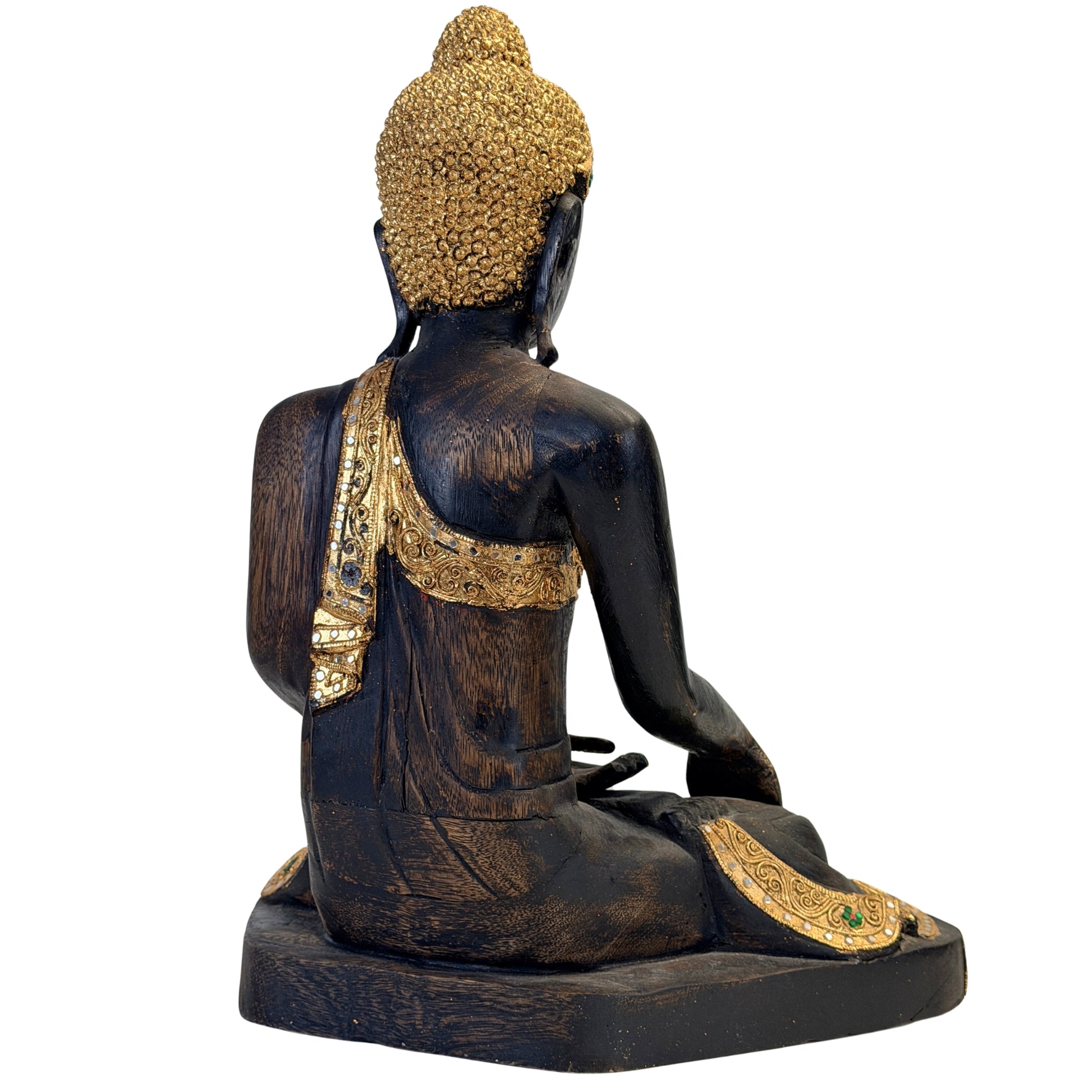 Rückansicht des birmanischen Buddha mit vergoldeter Gewanddekoration
