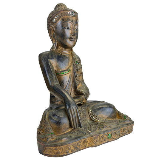 Burmesischer Buddha mit traditioneller Glaseinlage und dunkler Patina