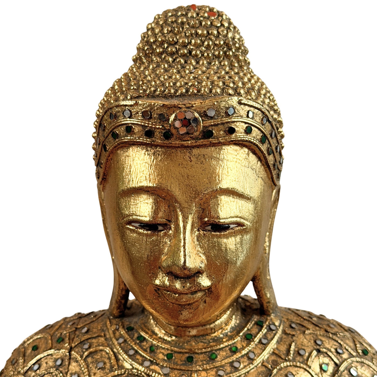 Detail des vergoldeten Gesichts und des eingelegten Stirnbands des Jambupati-Buddhas