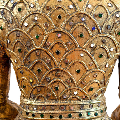 Detail der rechten Schulter und des Ärmels mit Glaseinlagen