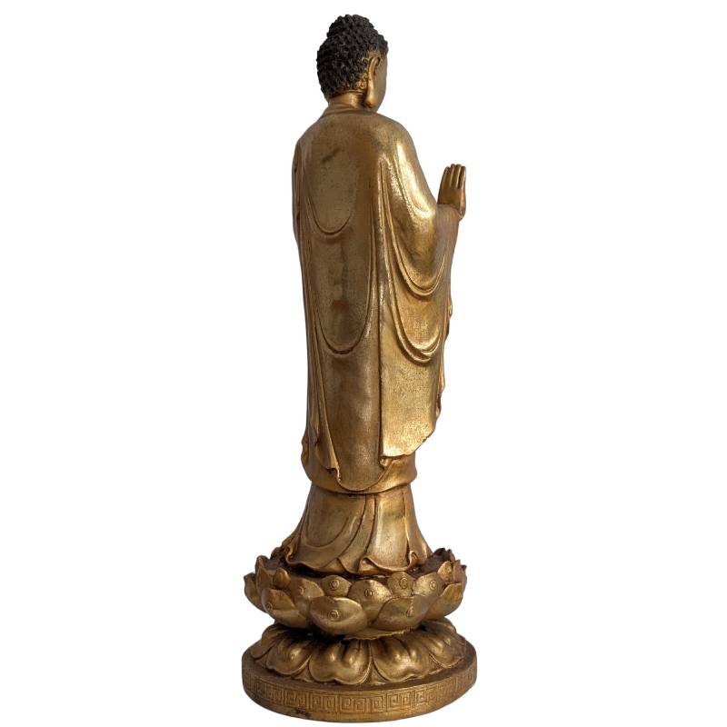 Buddha in Abhaya-Mudra, ausgeführt in vergoldeter chinesischer Bronze