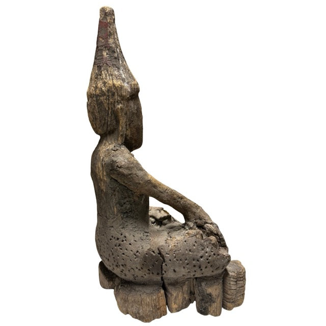 Buddha-Statue, die Erdung, innere Stärke und spirituelle Stabilität symbolisiert