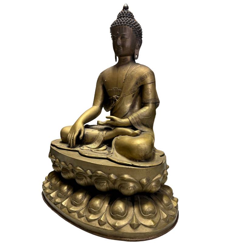Bronzene Buddha-Statue auf einem Lotusthron aus Ladakh mit Gebrauchsspuren