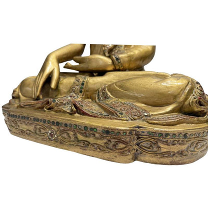 Holz Buddha‑Statue mit Ornamenten und vergoldeten Akzenten