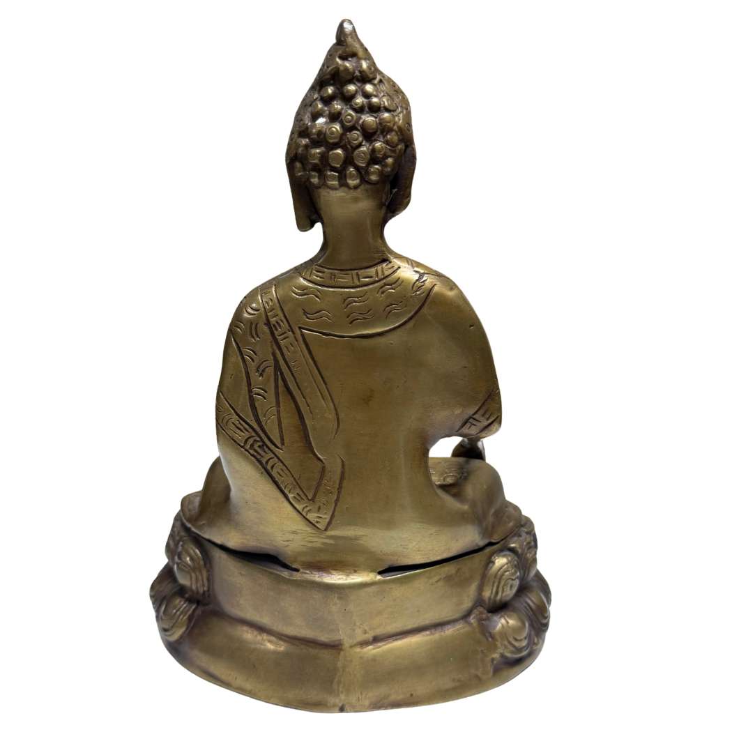 Bronzebuddha mit deutlicher Urna und Ushnisha, charakteristisch für die sino-tibetische Ikonographie