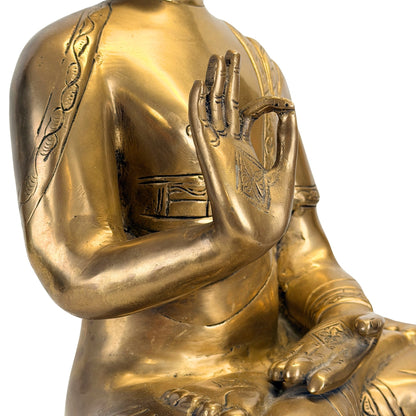 Detail der erhobenen rechten Hand in Vitarka Mudra