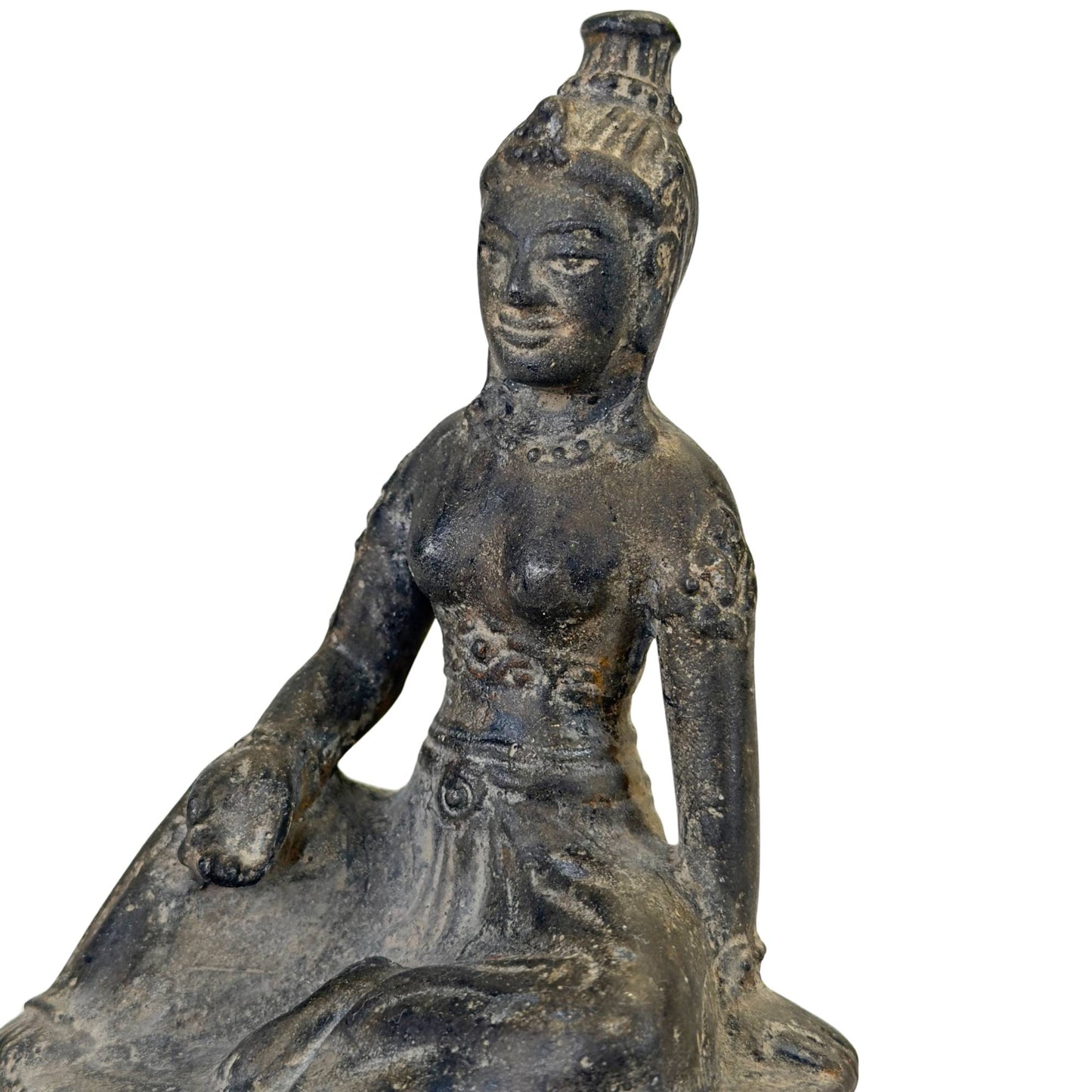 Andachtsvolle Bronzestatue einer buddhistischen Göttin aus Südostasien