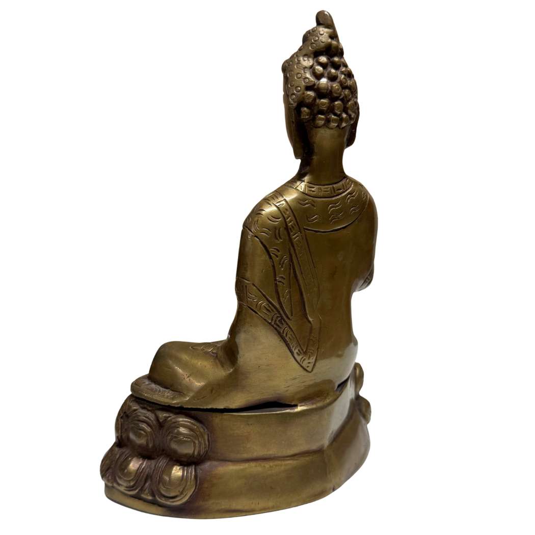 Buddha-Statue aus dem Himalaya-Kulturraum, in der chinesische und tibetische Stilelemente verschmelzen
