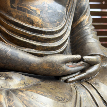 Japanischer Buddha aus der Meiji‑Periode mit alter Ausführung