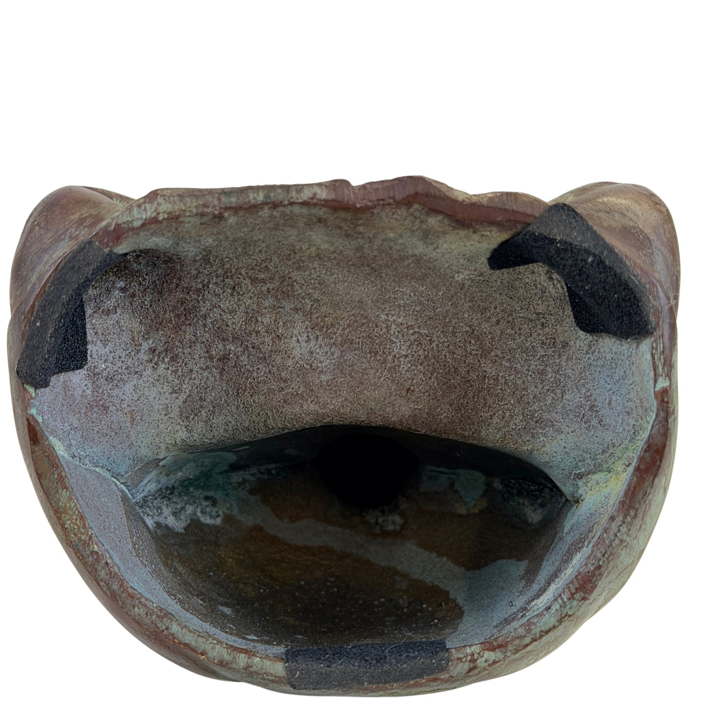 Offene Unterseite mit Blick in den hohlen Bronzeguss