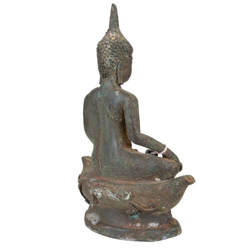 Bronze-Buddha aus Thailand auf einem Lotussockel im klassischen Stil