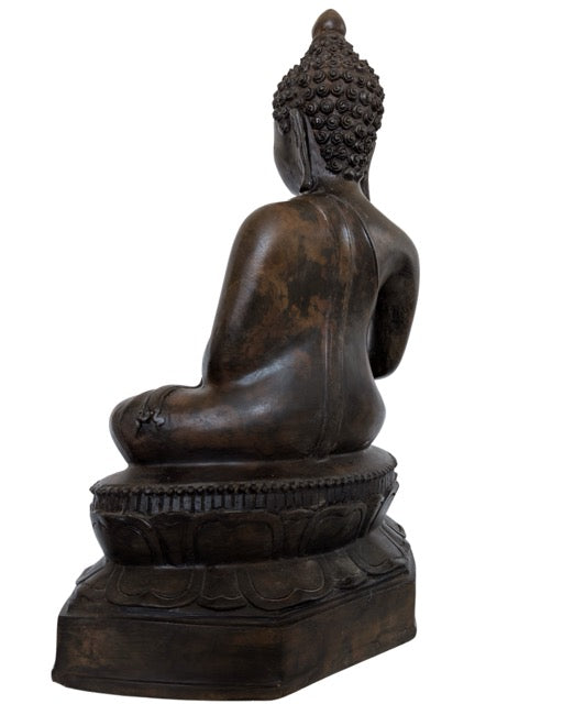 Profil eines thailändischen Buddha in königlicher Kleidung (Royal Attire) aus Bronze.