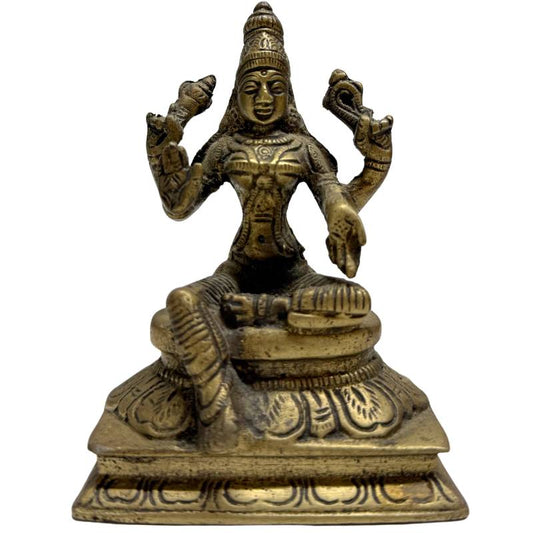 Bronzestatue der hinduistischen Göttin Lakshmi auf einem Lotusthron