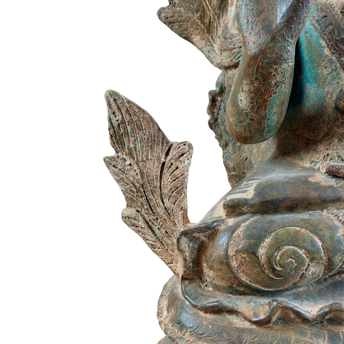 Detail des linken Blattornaments und des Schlangensockels des Bronze-Naga-Buddhas