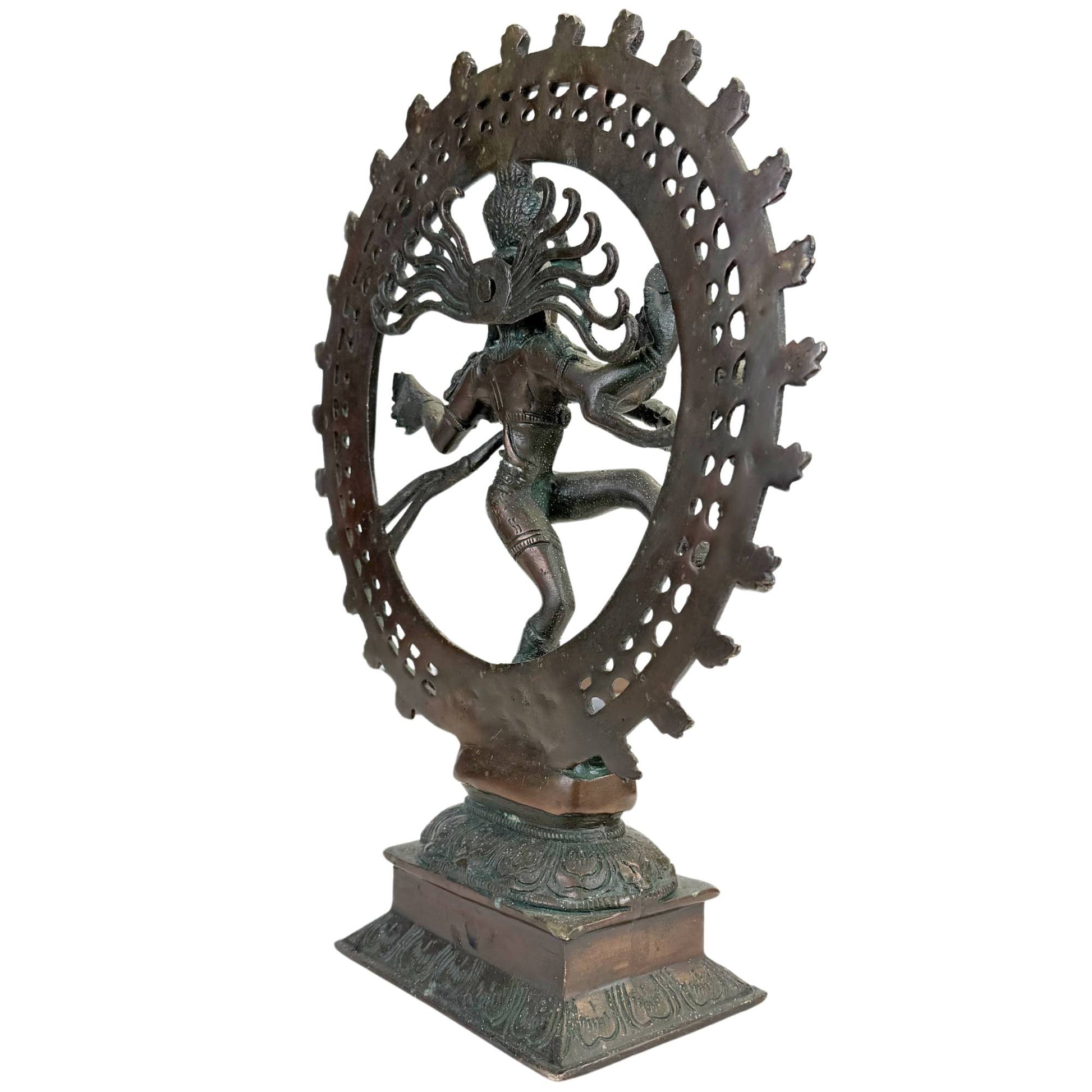 Bronzene Nataraja-Tempelskulptur mit Lotusfuß, dynamischer Tanzpose und reich verziertem Sockel