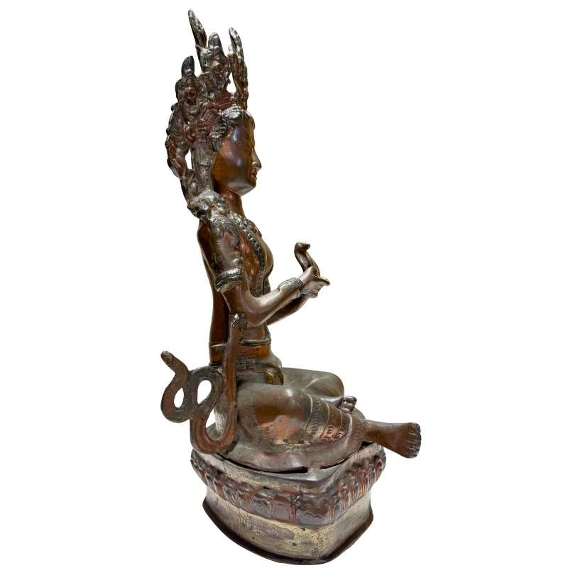 Antike Himalaya-Tara-Bronzestatue mit natürlicher Patina
