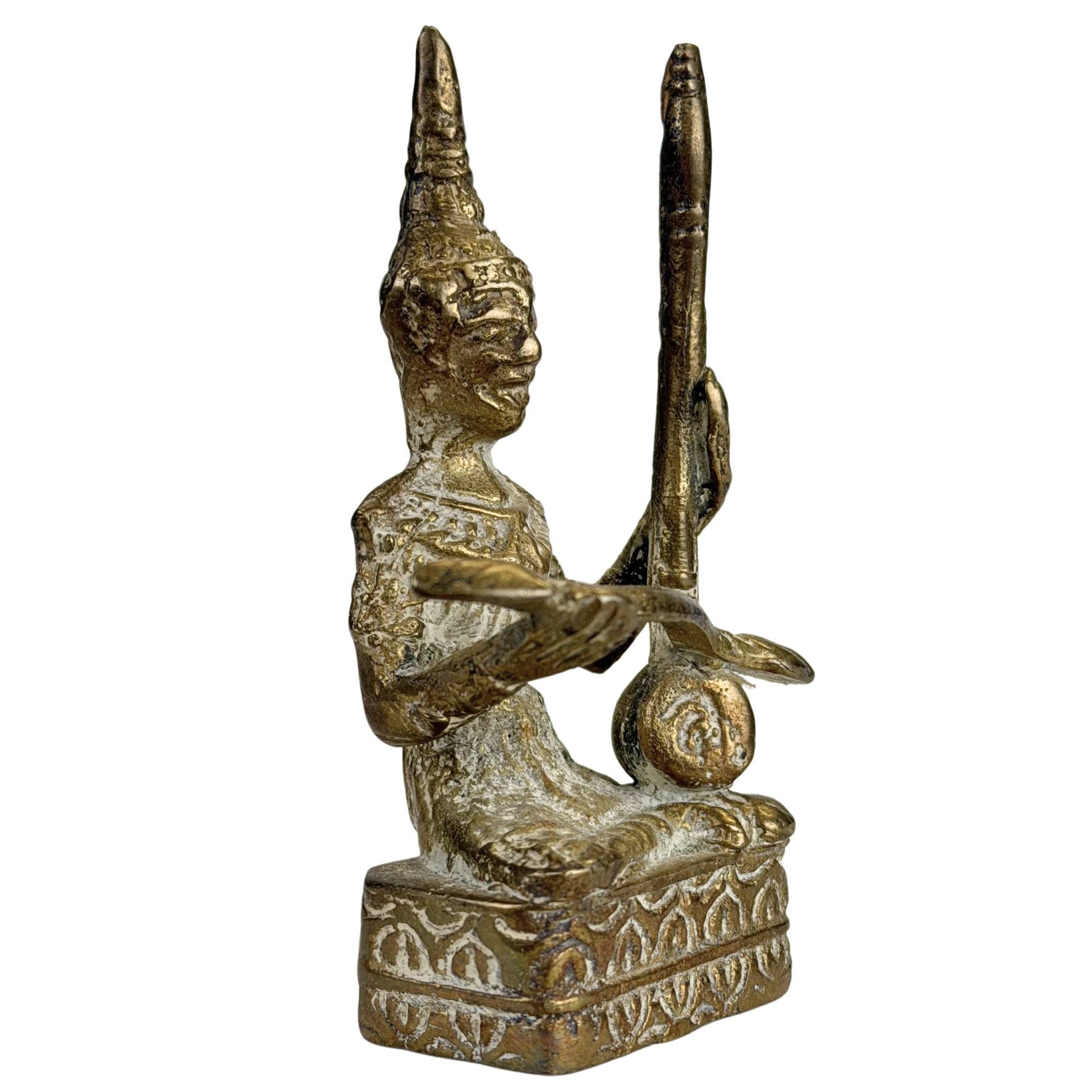 Thailändische Bronzefigur mit traditionellem Musikinstrument