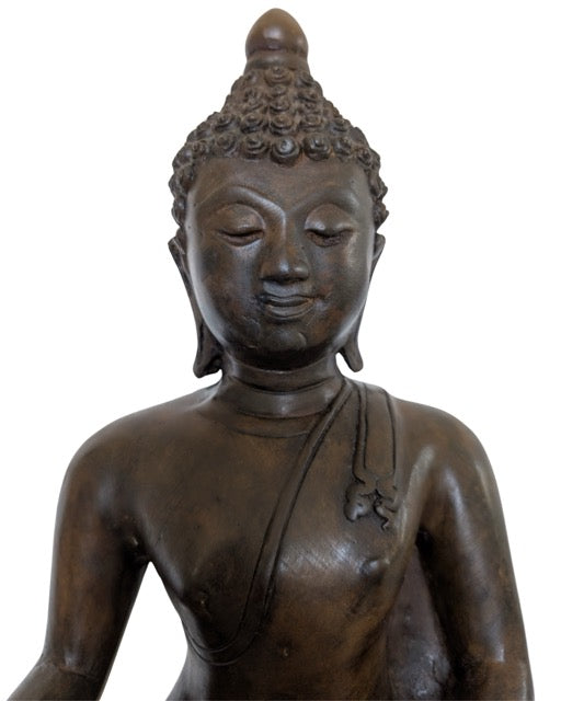 Große Buddha-Statue aus Bronze für ein harmonisches Feng-Shui-Interieur.