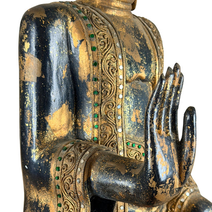Detail van Abhaya mudra vanuit de zijkant