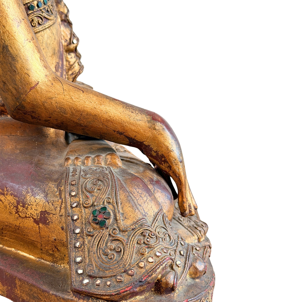 Vollständige Rückansicht des vergoldeten hölzernen Shan-Buddhas