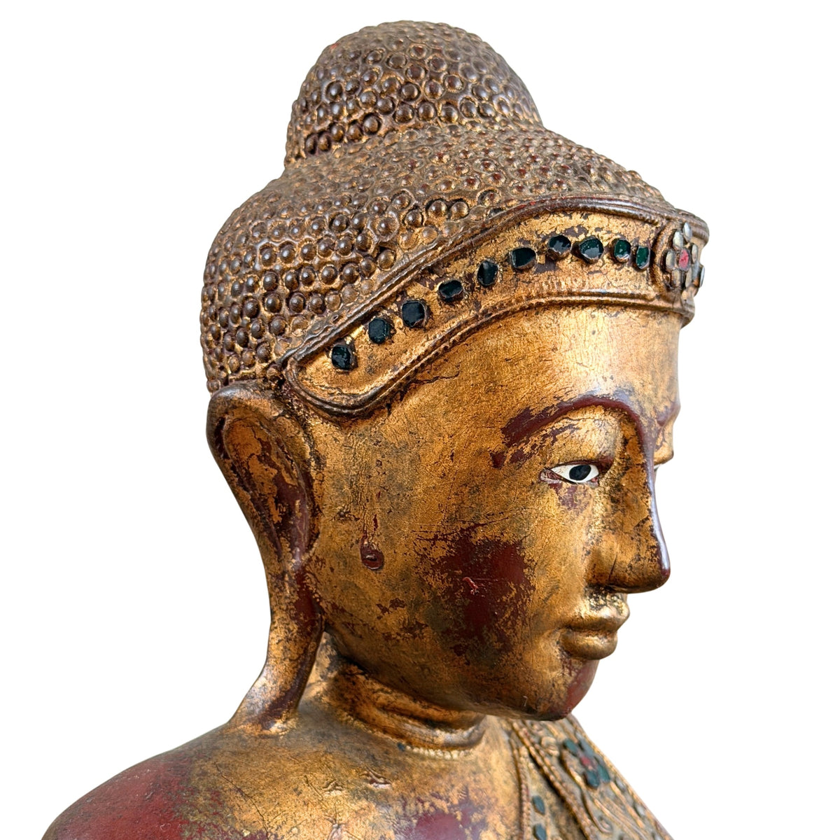 Rechtes Profil des vergoldeten Shan-Buddha-Kopfes mit Glaseinlagen