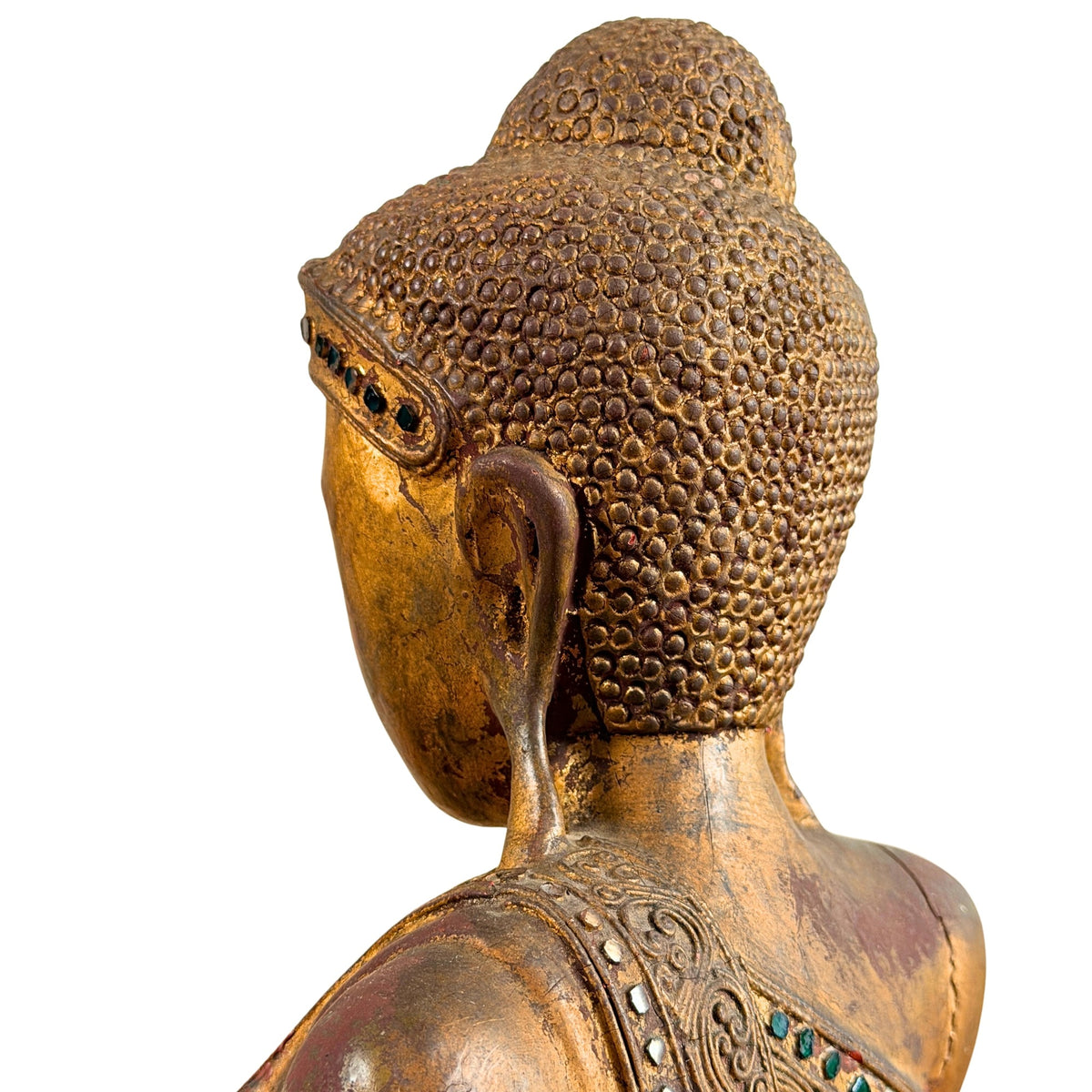Dreiviertelansicht von links des vergoldeten hölzernen Shan-Buddhas