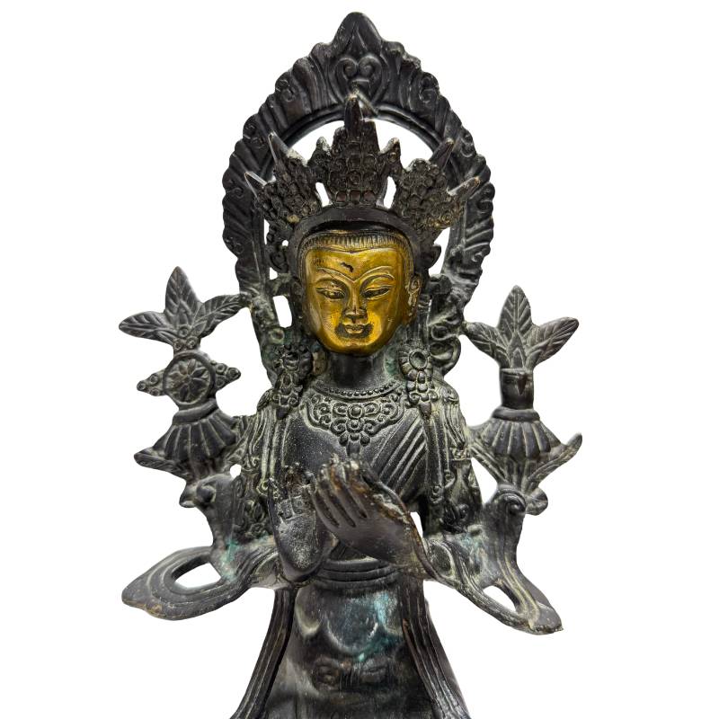 Chinesische Bodhisattva-Statue aus Bronze mit natürlicher Patina
