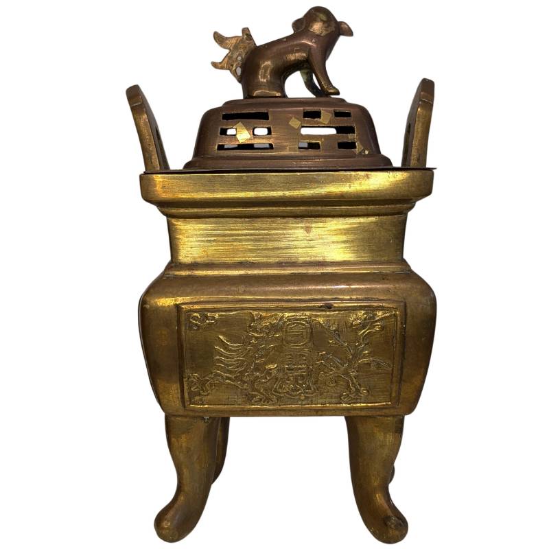 Chinesischer Weihrauchbrenner aus Bronze mit Reliefplatten und Tempelform, China, 19. Jahrhundert