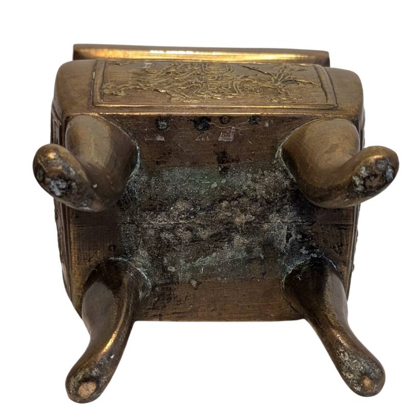 Chinesischer Räuchergefäß aus Bronze mit traditionellen Zierelementen