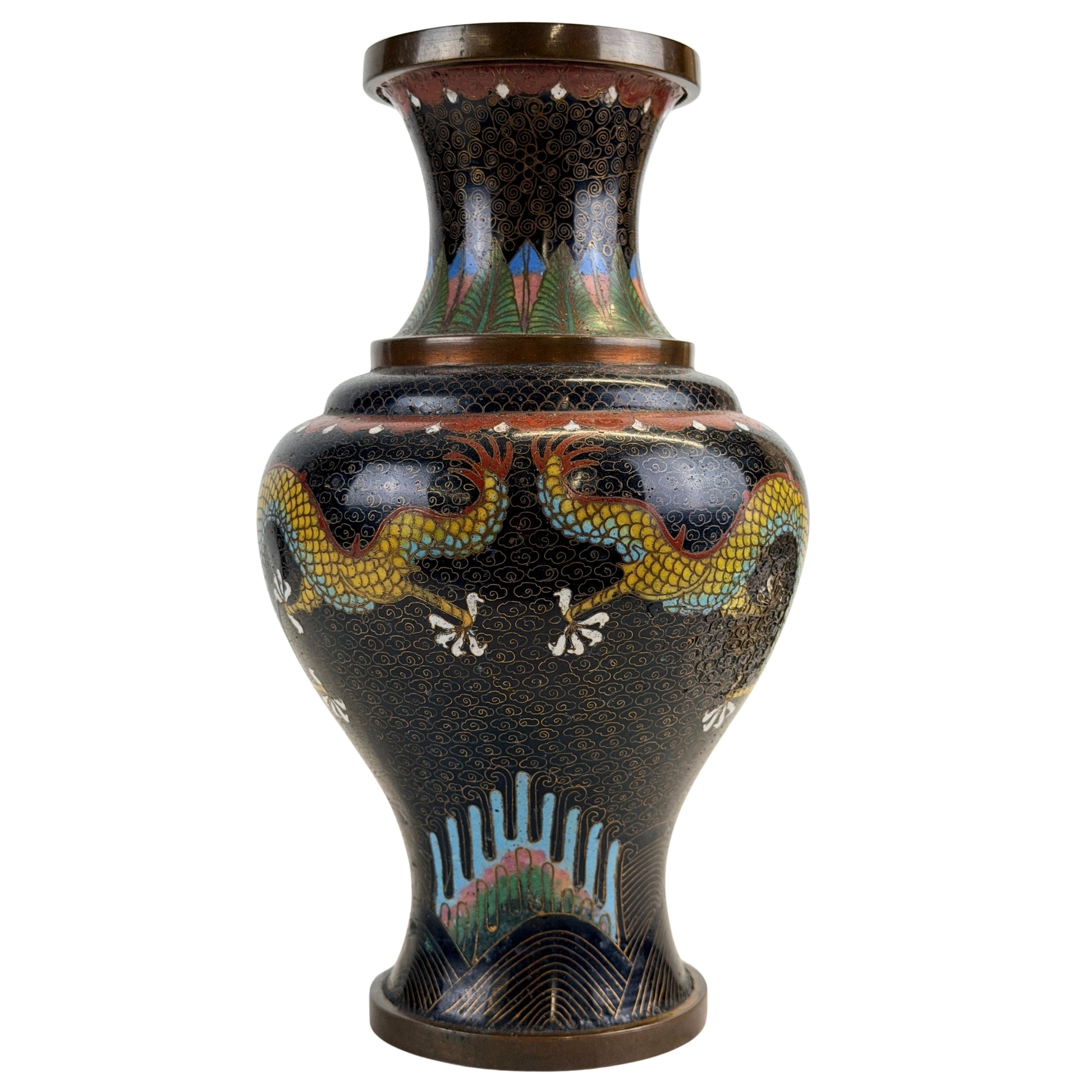 Chinesische Cloisonné-Vase mit archaisierendem Drachenmotiv – Detail