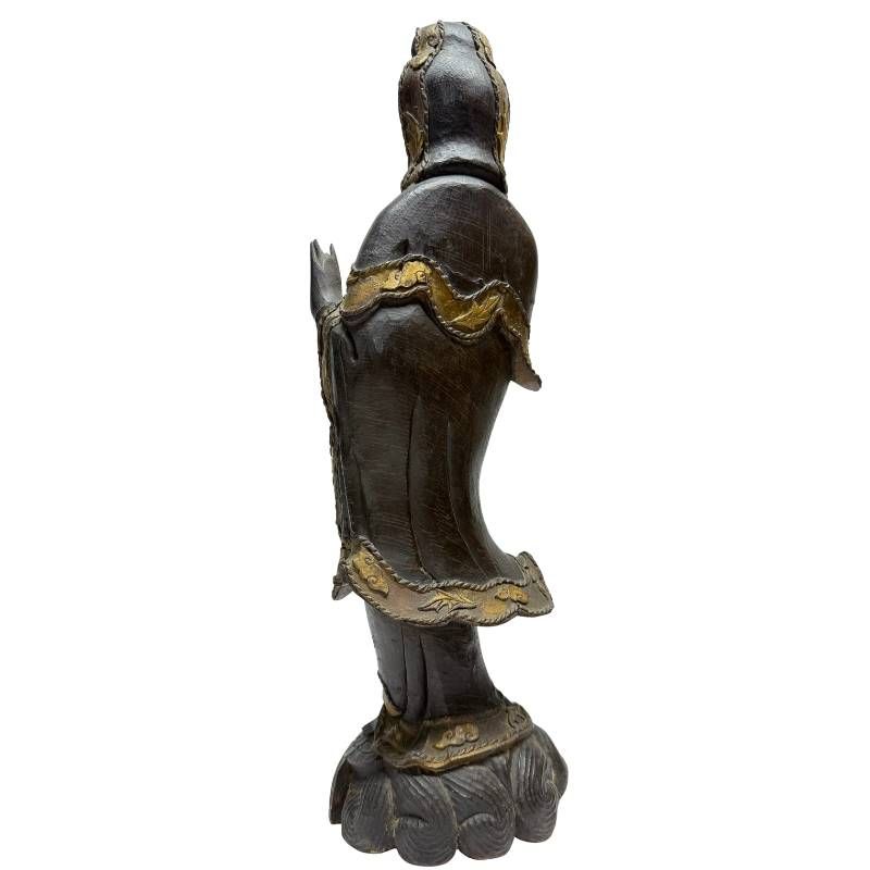 Chinesische Guanyin aus Holz aus der späten Qing-Zeit