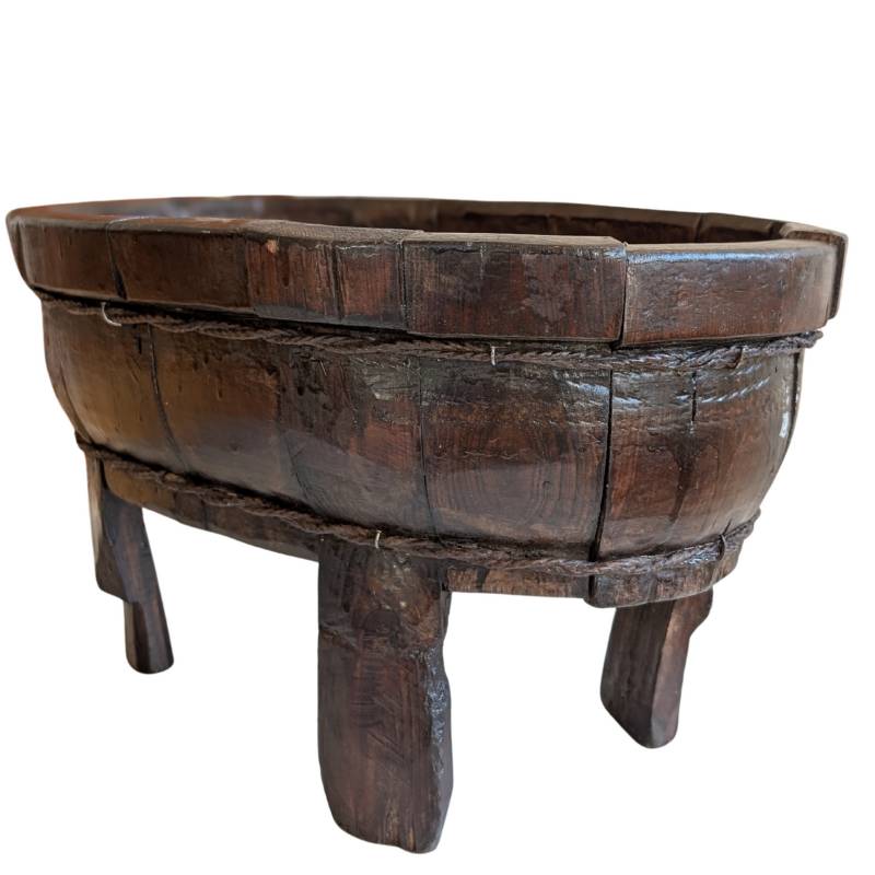 Chinesische Holzschale auf Beinen