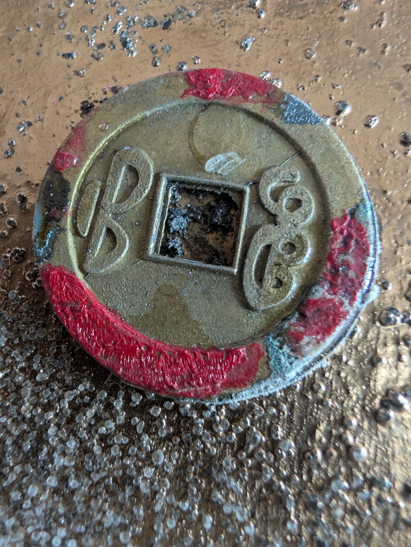 Chinesisches Holzrelief mit einer Szene aus der Legende der Weißen Schlange