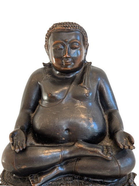 Chinesische Buddha-Statue aus Bronze aus dem 19. Jahrhundert mit natürlicher Patina